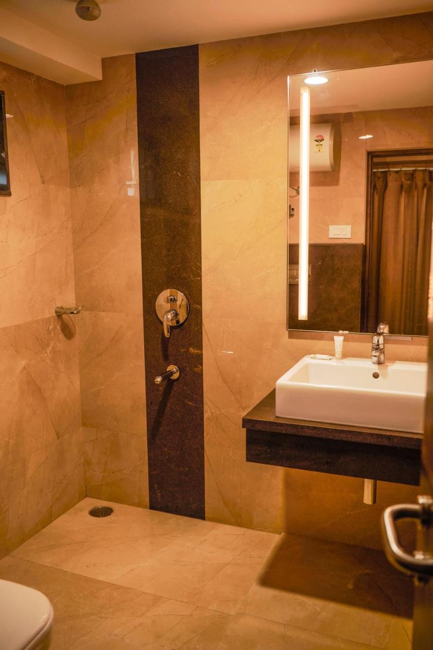 Hotel The Atithi Niwas Indore Exterior foto