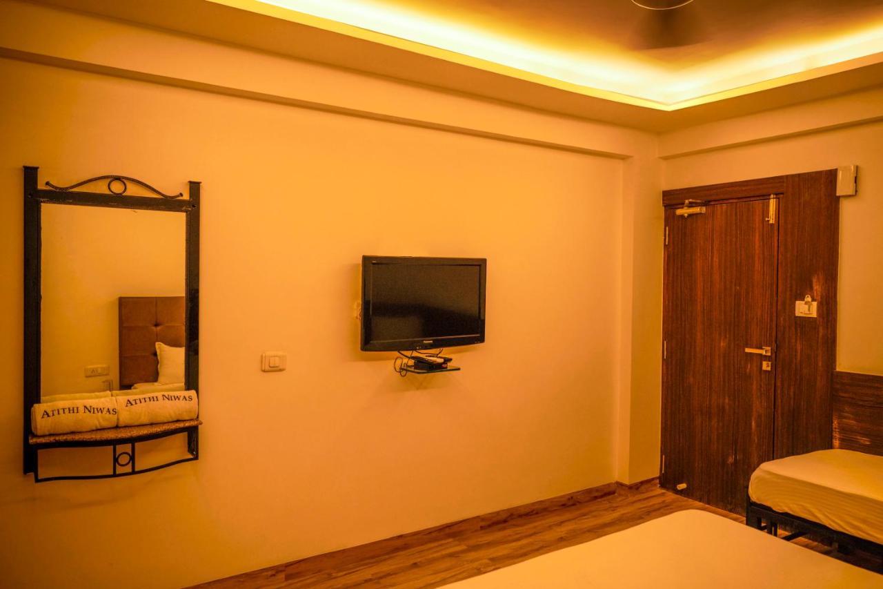 Hotel The Atithi Niwas Indore Exterior foto