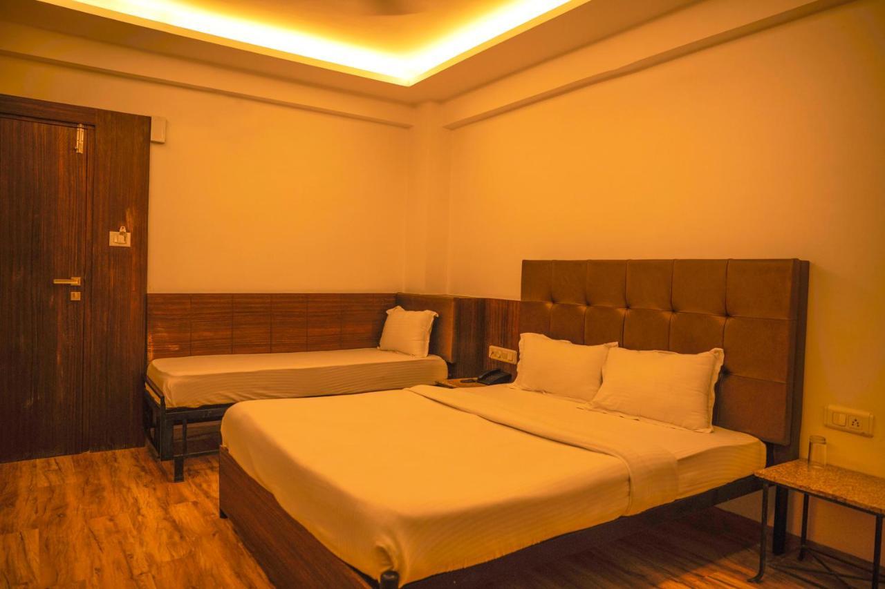 Hotel The Atithi Niwas Indore Exterior foto